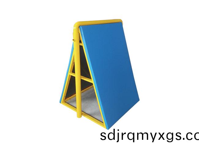 SY-M-007 可(ke)調(diao)攀(pan)爬架