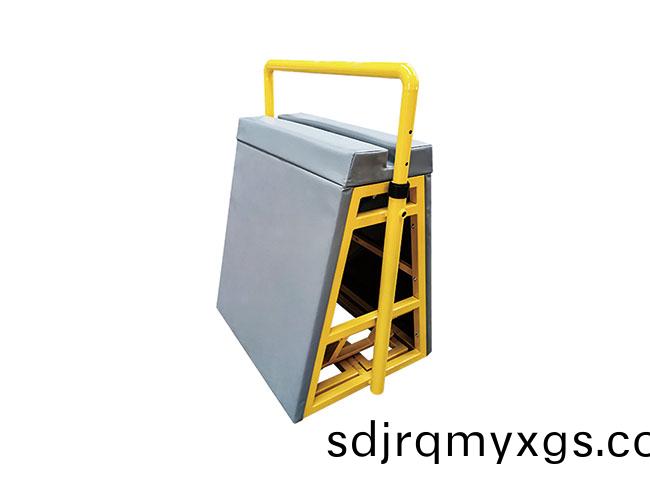 SY-M-011 可調(diao)迻(yi)動(dong)梯(ti)形箱